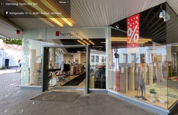 Eingangstür und Fensterfront der Firma Hemsing Textil mit Stil aus Bocholt